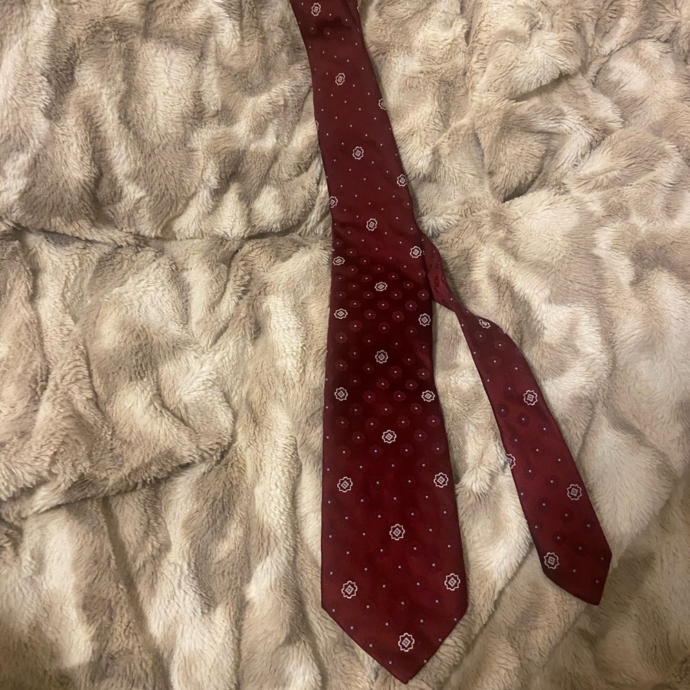 Wembley Burgundy and White Patterned Tie